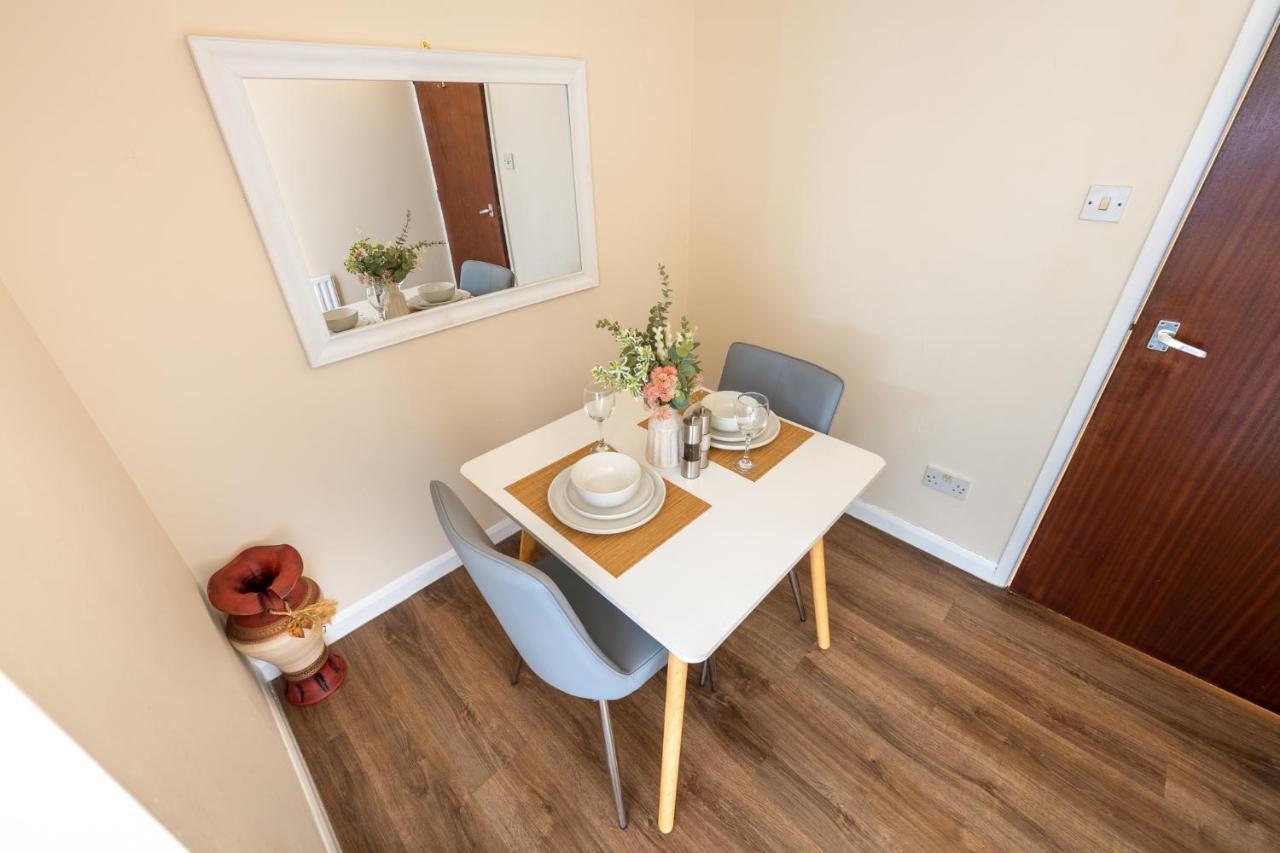 Grange Studio Apartment - Heathrow 斯坦斯 外观 照片