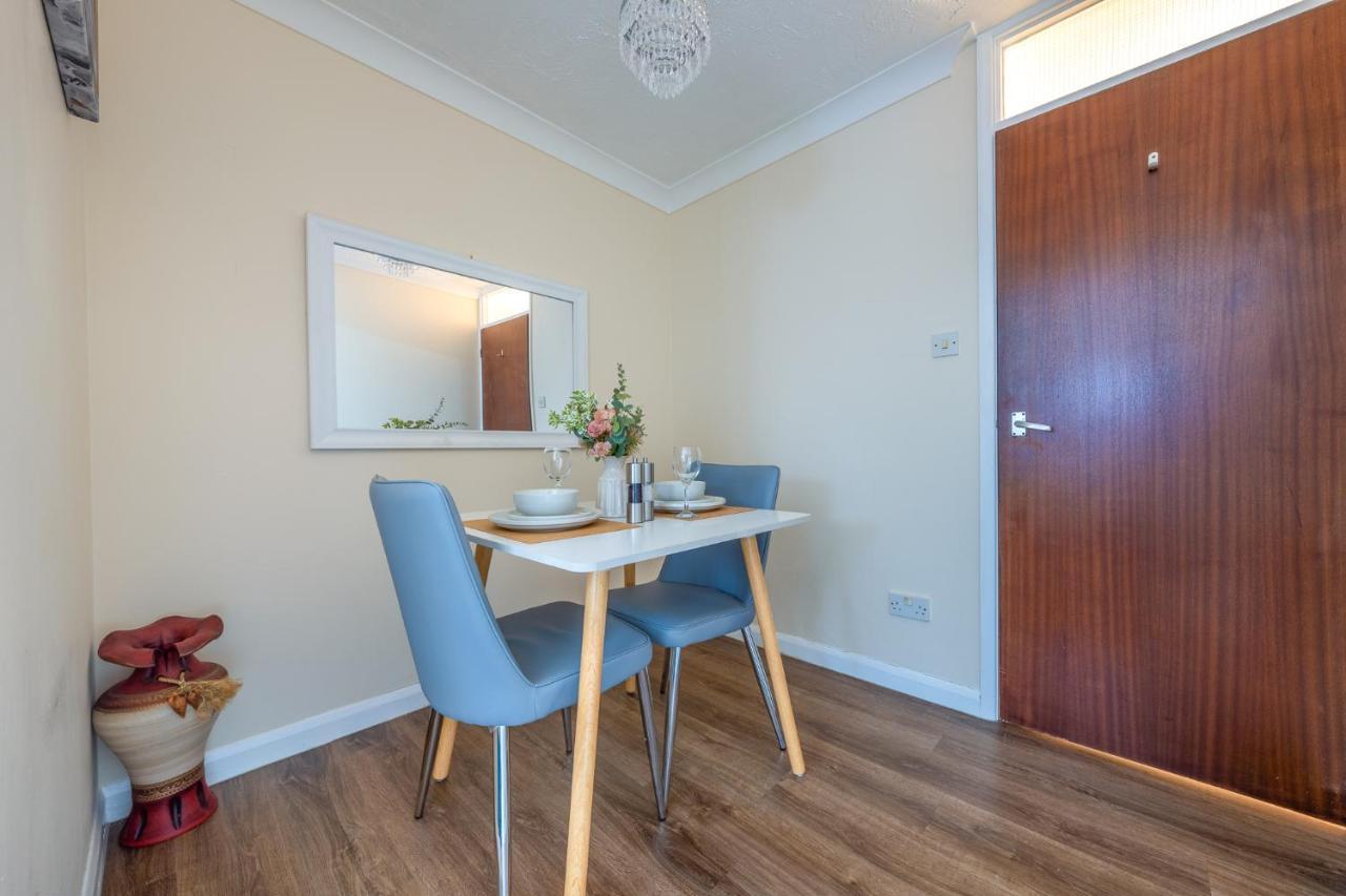 Grange Studio Apartment - Heathrow 斯坦斯 外观 照片