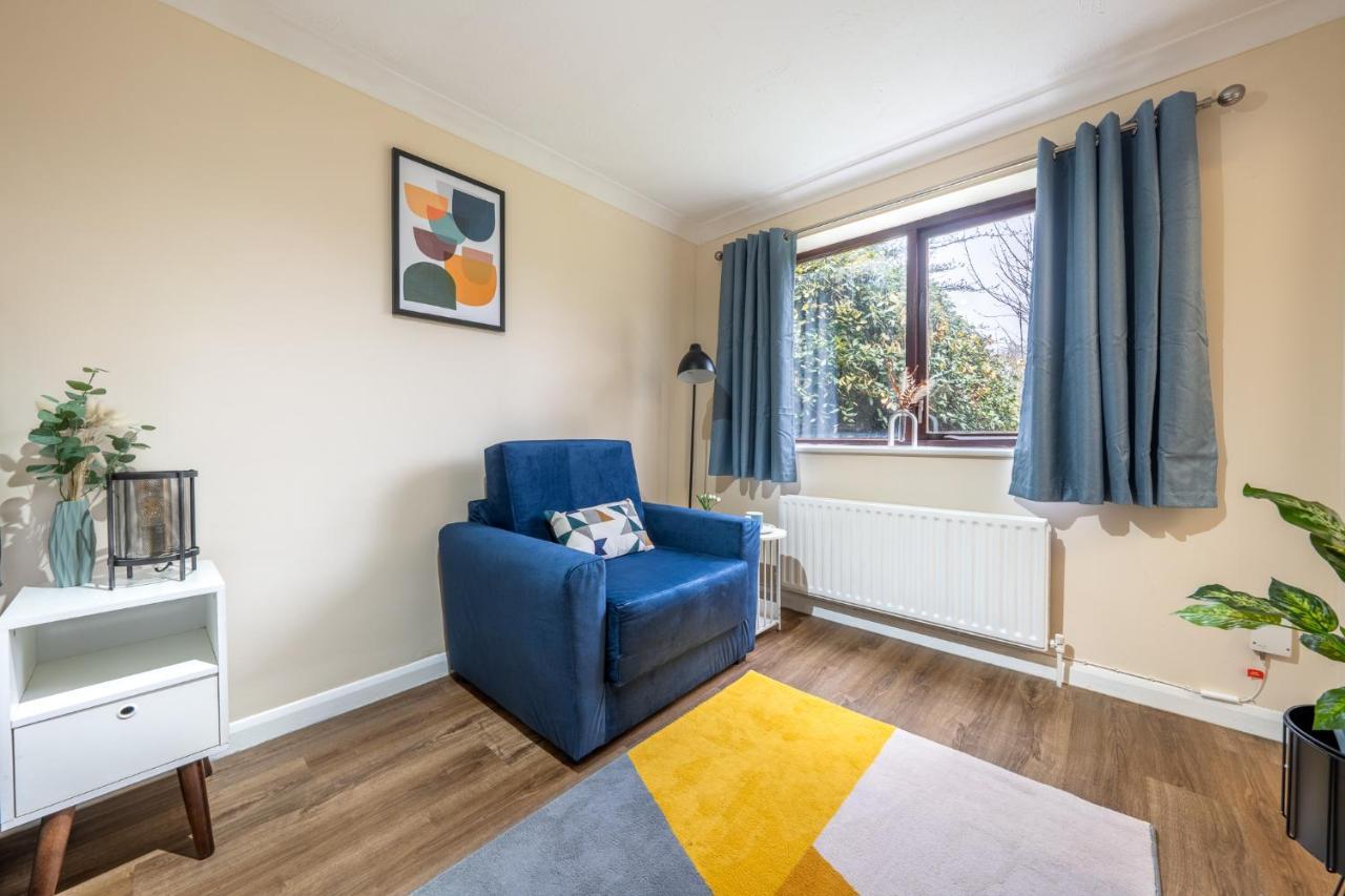Grange Studio Apartment - Heathrow 斯坦斯 外观 照片