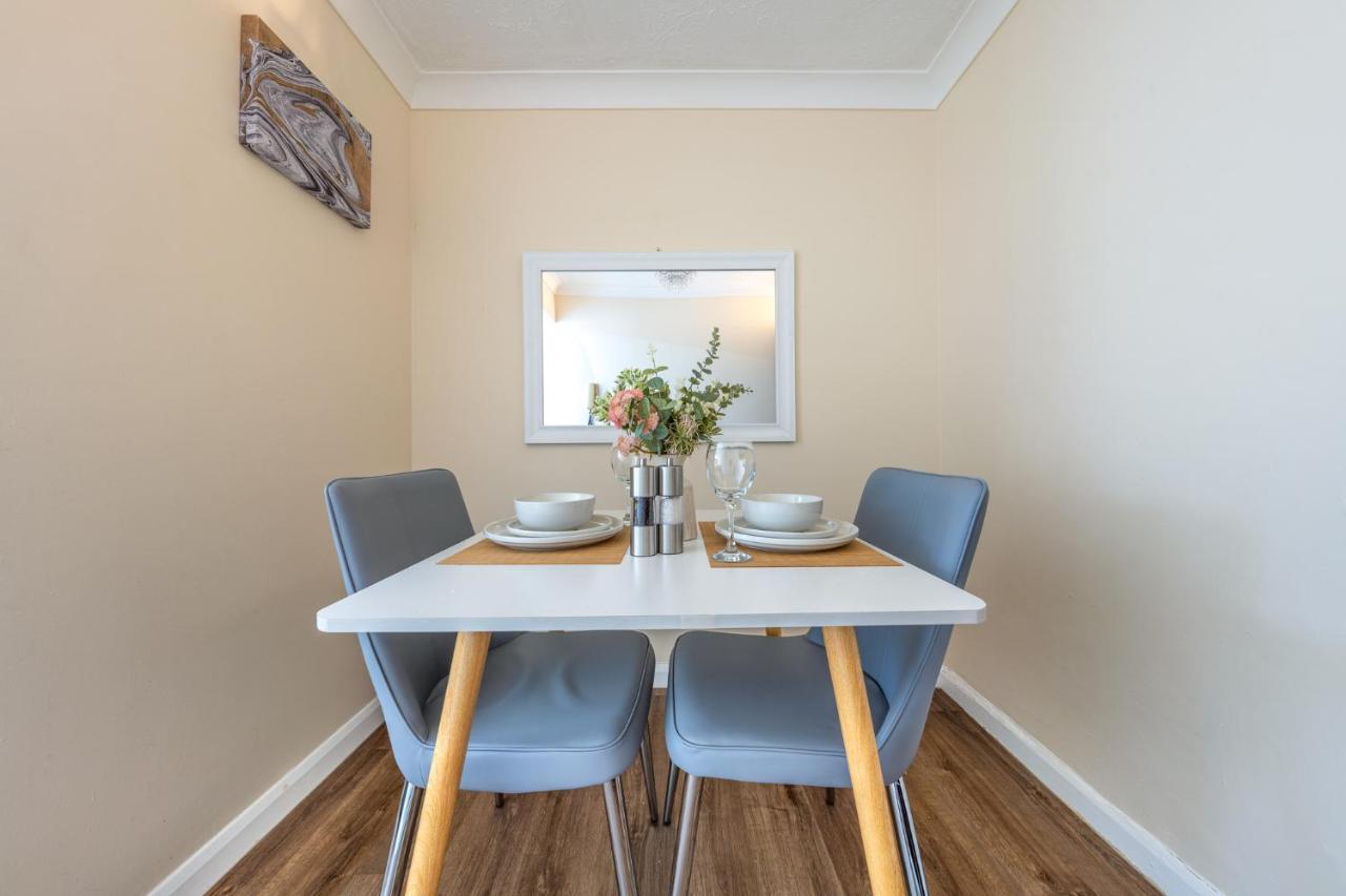 Grange Studio Apartment - Heathrow 斯坦斯 外观 照片