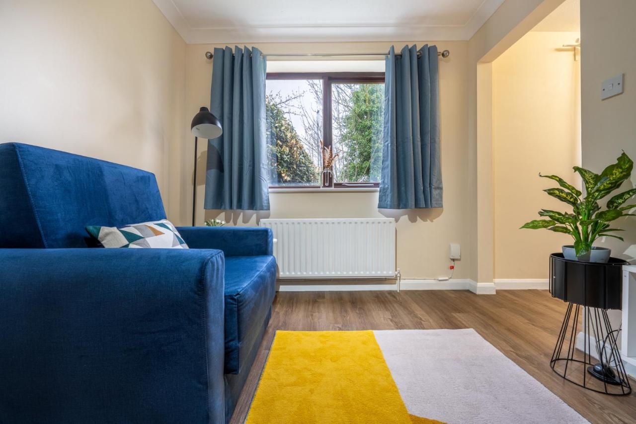 Grange Studio Apartment - Heathrow 斯坦斯 外观 照片