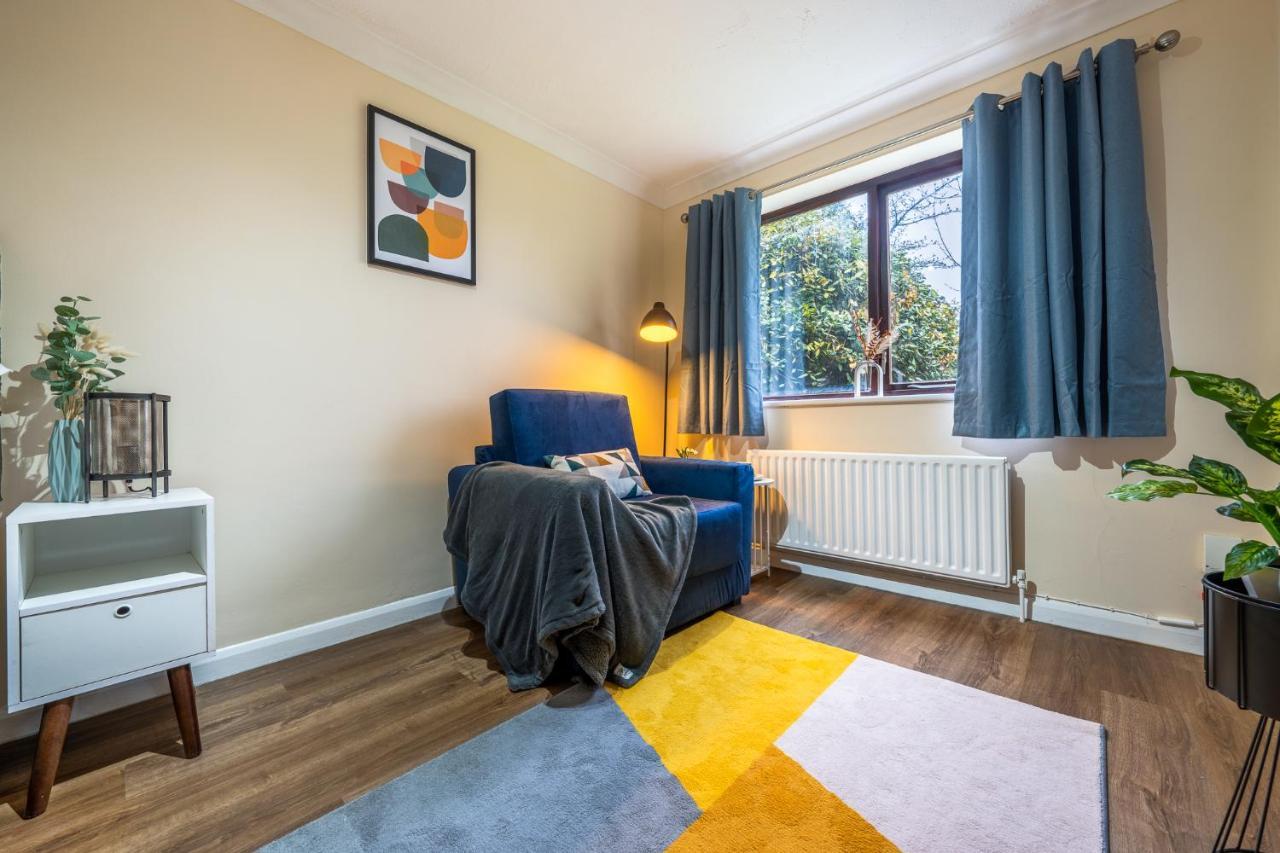 Grange Studio Apartment - Heathrow 斯坦斯 外观 照片