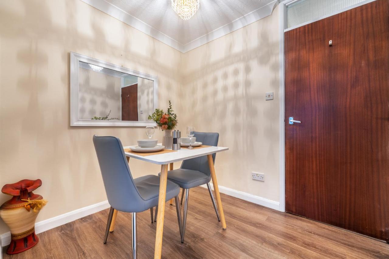 Grange Studio Apartment - Heathrow 斯坦斯 外观 照片